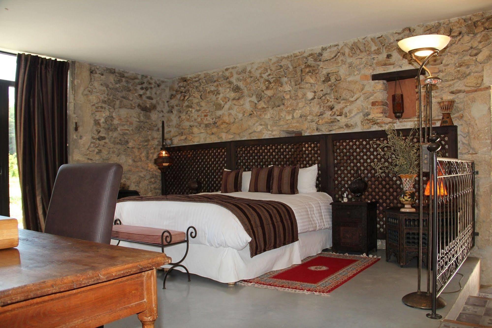 Le Tresor Des Templiers Hotel Malataverne Kültér fotó